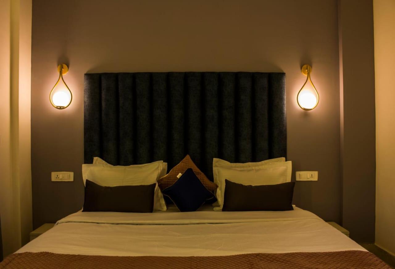 The Me Ra Kee House Hotel Morjim Ngoại thất bức ảnh