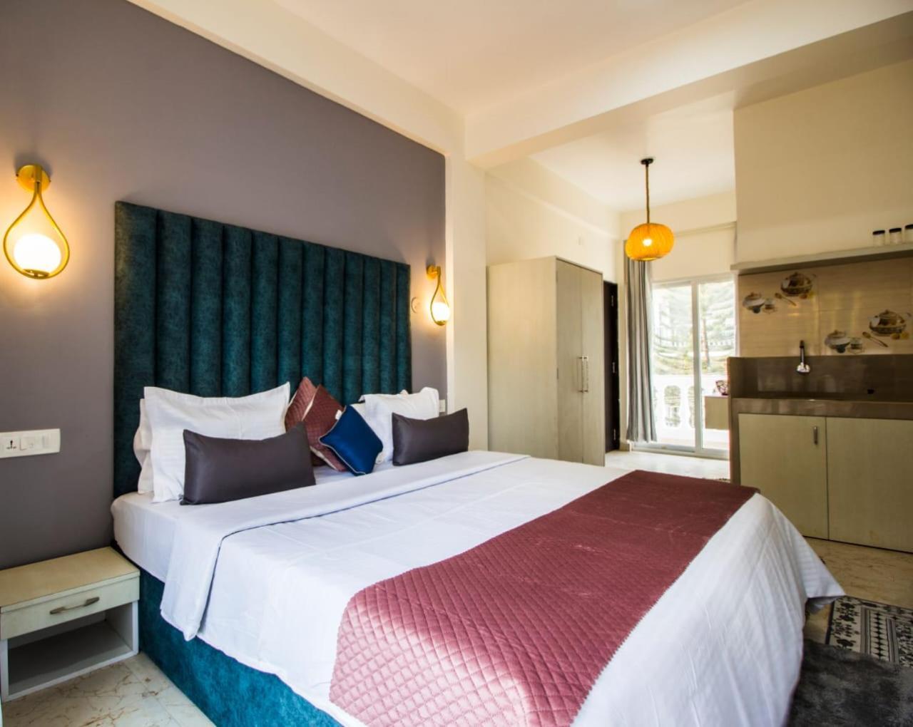 The Me Ra Kee House Hotel Morjim Ngoại thất bức ảnh