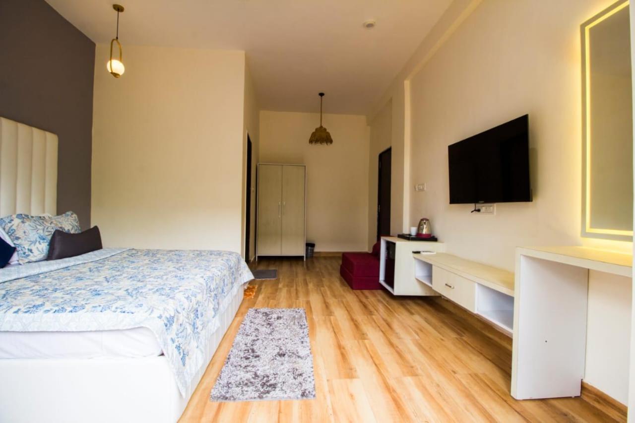 The Me Ra Kee House Hotel Morjim Ngoại thất bức ảnh