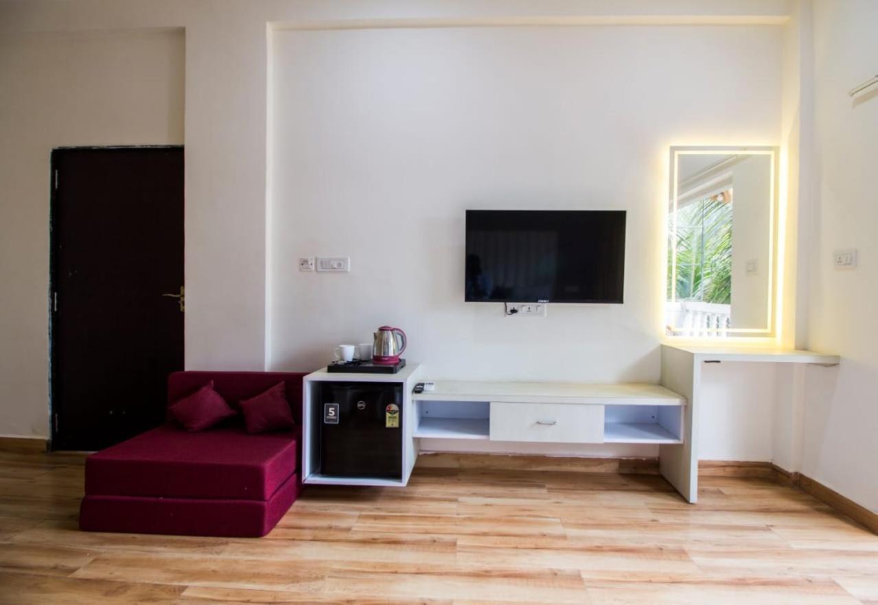 The Me Ra Kee House Hotel Morjim Ngoại thất bức ảnh